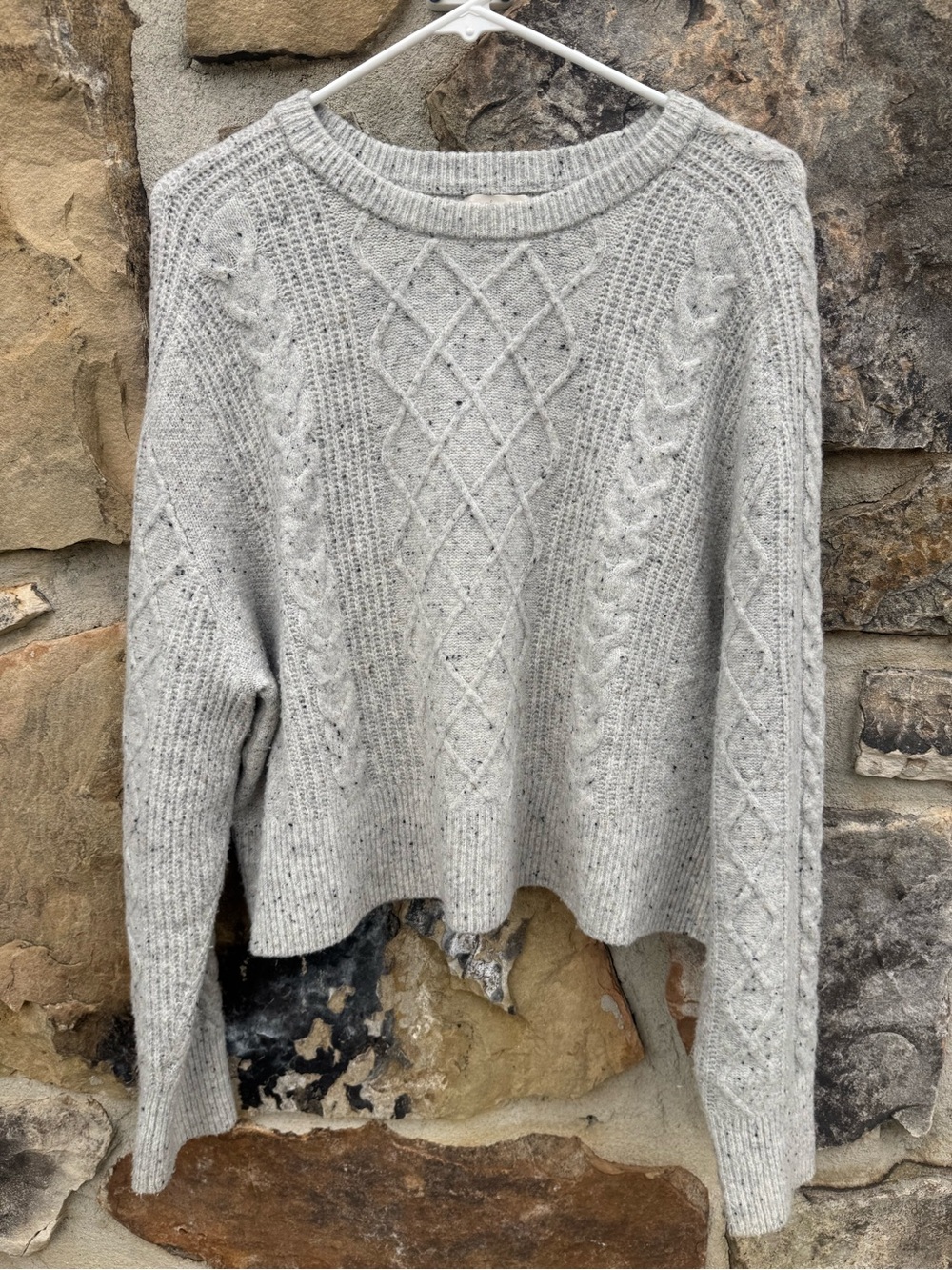 Universal Thread Light Gray Cable Knit Cropped Crewneck Sweater Large Neutral